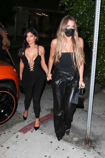 Kylie Jenner et Khloé Kardashian à Los Angeles le 21 mai 2021
