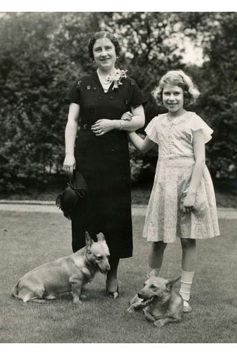 La princesse Elizabeth avec sa mère, en juillet 1936