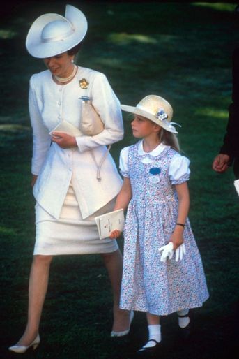 Zara Phillips avec sa mère la princesse Anne, le 15 juin 1989