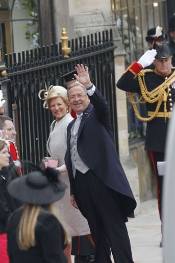 L&#039;ancien roi des Hellènes Constantin II et l&#039;ancienne reine Anne-Marie au mariage du prince William et de Kate Middleton, le 29 avril 2011