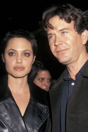Angelina Jolie et Timothy Hutton se sont rencontrés sur le tournage du long métrage «Le Damné» (ici à la première du film à New York en 1997). Le couple s&#039;est fréquenté pendant environ deux ans. 