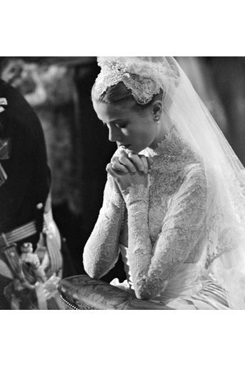 Détail de la robe de mariée de Grace Kelly, le 19 avril 1956