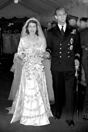 Le prince Philip avec la reine Elizabeth II le jour de leur mariage, le 20 novembre 1947