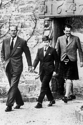 Le prince Philip avec le prince Charles, le 1er mai 1962