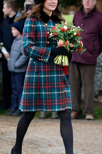 Kate Middleton, duchesse de Cambridge, dans un manteau à carreaux Miu Miu, le 25 décembre 2017
