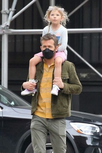 Ryan Reynolds et sa fille James à New York le 19 avril 2021