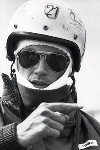 Bertrand Piccard en tenue de vol à 22 ans.