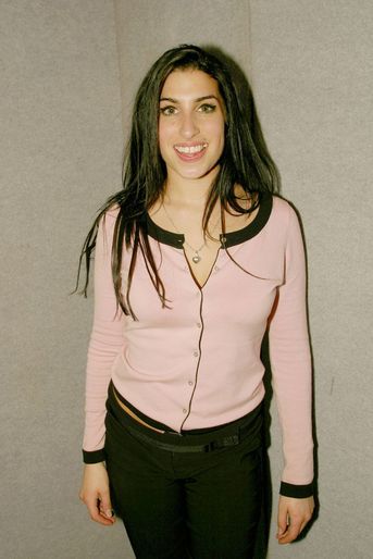 Amy Winehouse sur une photo prise en 2004