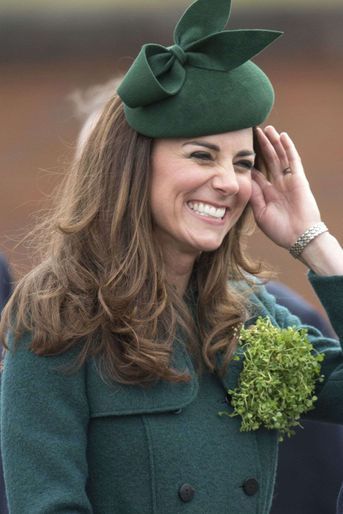 Kate Middleton (en Hobbs) lors de la parade célébrant la Saint-Patrick à Aldershot le 17 mars 2014