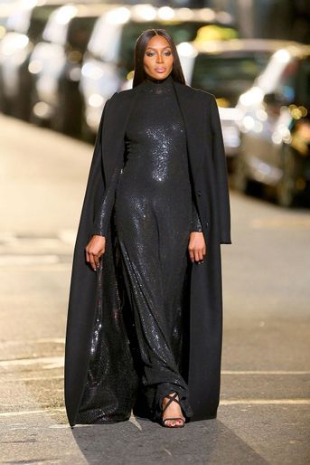 Naomi Campbell défile pour Michael Kors dans les rues de New York le 8 avril 2021
