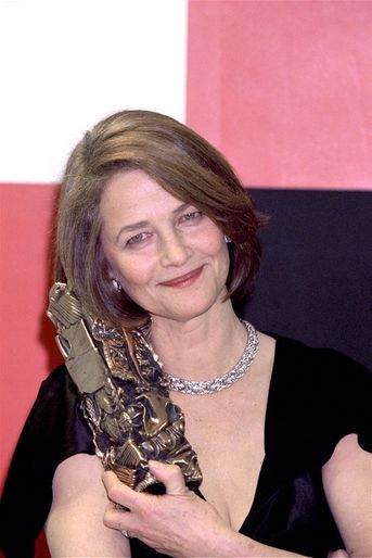Charlotte Rampling recevant le César d&#039;honneur en 2001