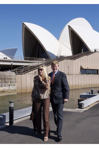 La princesse Maxima et le prince héritier Willem-Alexander des Pays-Bas devant l&#039;Opéra de Sydney, le 28 octobre 2006