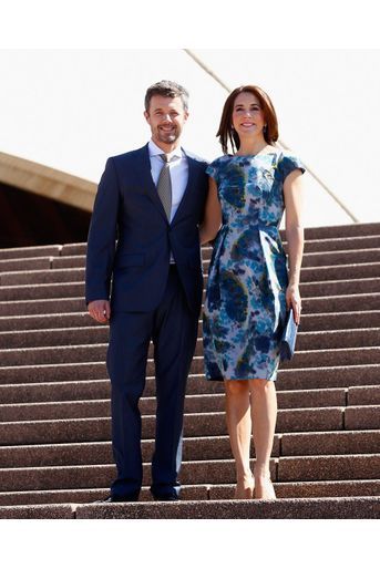 La princesse Mary et le prince héritier Frederik de Danemark devant l&#039;Opéra de Sydney, à l&#039;occasion du 40e anniversaire de ce monument, le 24 octobre 2013
