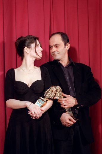 Jean-Pierre Bacri et Agnès Jaoui, reçevant le Molière de l'auteur pour « Cuisine et Dépendances », en avril 1992. 