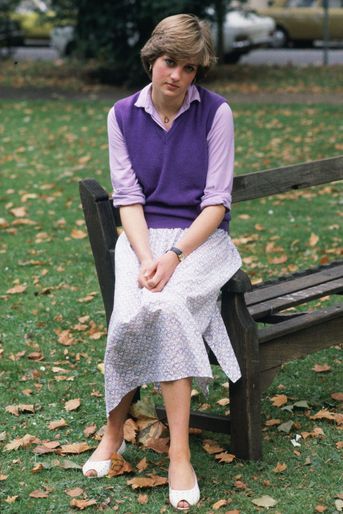 La jeune Diana Spencer en septembre 1980. Elle n&#039;est alors qu&#039;une jeune nounou de 19 ans dans une crèche de Londres, mais la rumeur la dit déjà proche de l&#039;héritier du trône...  