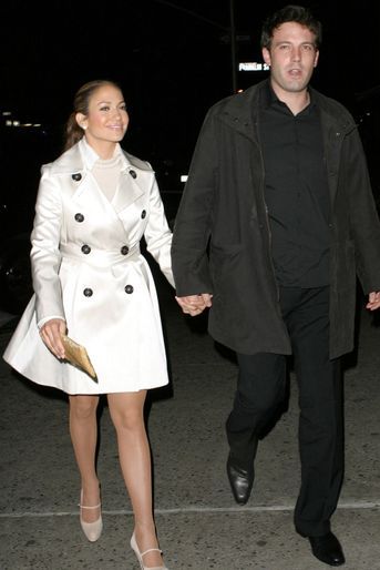 Jennifer Lopez et Ben Affleck à New York en octobre 2003. Les deux acteurs ont vécu une idylle très médiatisée entre 2002 et 2004.