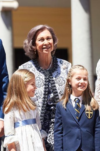 L&#039;ex-reine Sofia avec Leonor et Sofia à la communion de Leonor à Madrid, le 20 mai 2015