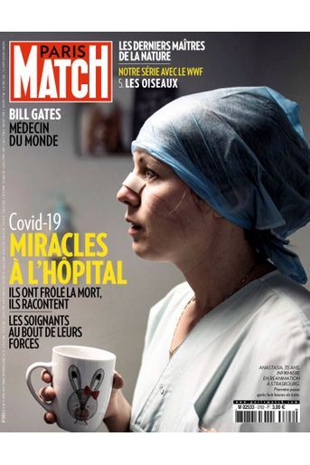 Covid-19, miracles à l’hôpital : Anastasia, 35 ans, infirmière en réanimation à Strasbourg. Première pause après huit heures de lutte. - Paris Match n°3702, 16 avril 2020