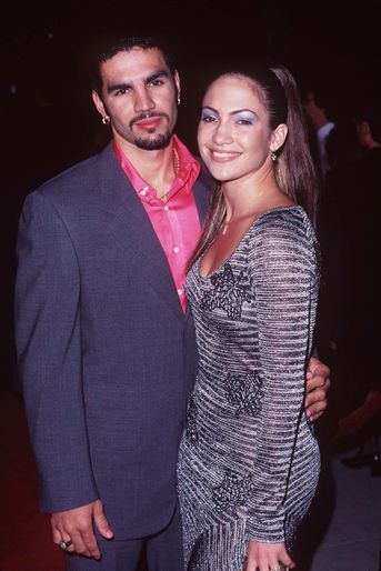 Ojani Noa et Jennifer Lopez à la première du film «U-Turn» à Los Angeles en septembre 1997. Le couple a été marié entre 1997 et 1998.