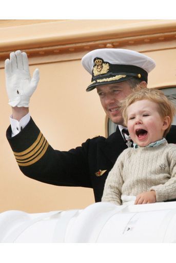 Le prince Christian de Danemark avec son père le prince Frederik, le 19 juin 2008