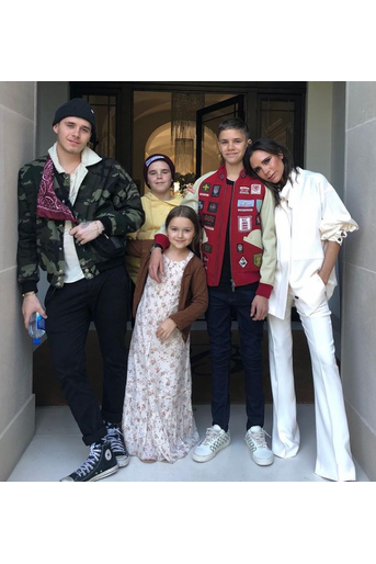 Brooklyn, Cruz, Harper et Romeo Beckham avec leur mère Victoria Beckham en avril 2018