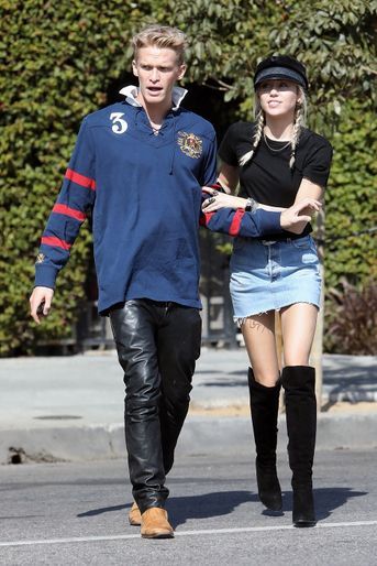 Miley Cyrus a confirmé en août 2020 sa séparation d'avec Cody Simpson après 10 mois de relation.