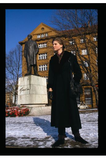 Paulina Nemcova à Prague en République tchèque, décembre 1989.
