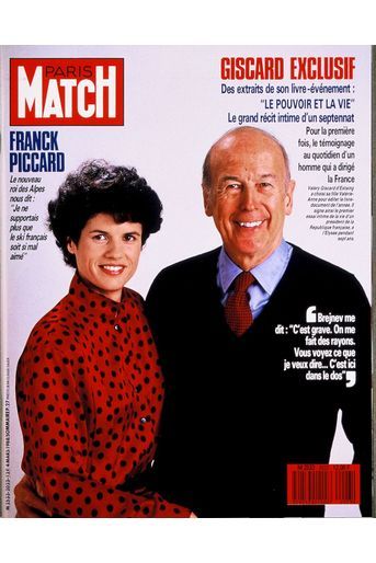 Valéry Giscard d&#039;Estaing en Une de Paris Match en mars 1988, aux côtés de sa fille Valérie-Anne, qui a édité son livre «Le Pouvoir et la Vie».
