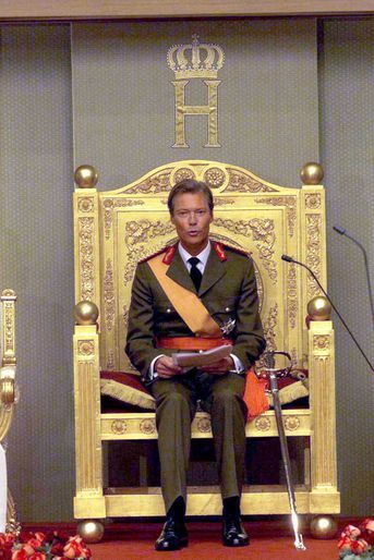 Le grand-duc Henri de Luxembourg, le 7 octobre 2000, jour de son accession au trône
