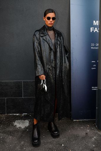 Tina Kunakey au défilé Valentino lors de la Fashion Week de Milan le 27 septembre 2020