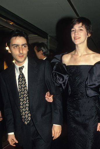 Yvan Attal et Charlotte Gainsbourg - ici en avril 1994 aux Molières à Paris