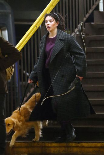 Hailee Steinfeld sur le tournage de la série «Hawkeye» à New York le 2 décembre 2020