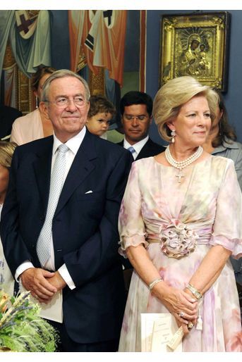 L'ancien roi des Hellènes Constantin II et l'ancienne reine Anne-Marie sur l'île de Spetses, le 25 août 2010