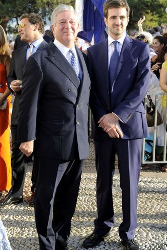 Le prince Alexandre de Serbie et son fils aîné le prince Petar sur l&#039;île de Spetses, le 25 août 2010