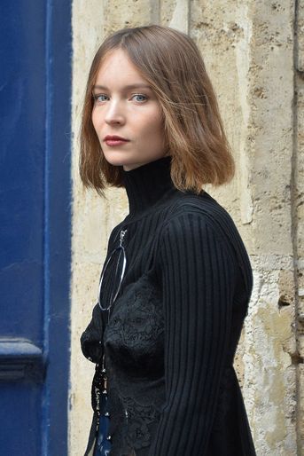 Diane Rouxel au défilé Paco Rabanne lors de la Fashion Week de Paris le 4 octobre 2020