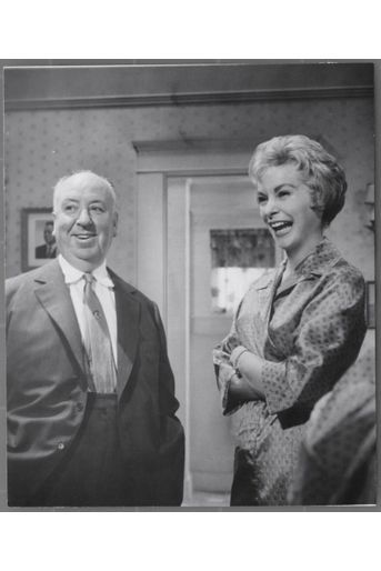 Alfred Hitchcock et Janet Leigh sur le tournage de « Psychose », en 1960.