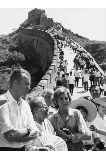 La reine Sofia et le roi Juan Carlos d'Espagne sur la Grande Muraille de Chine, le 23 juin 1978