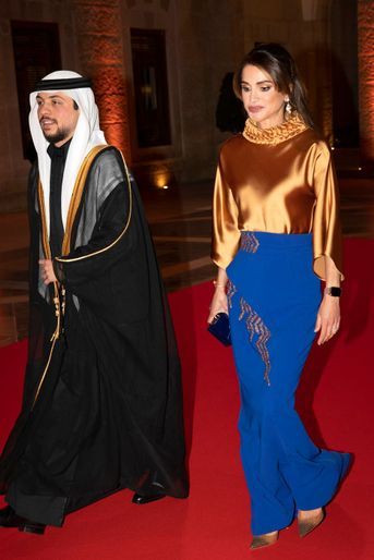 La reine Rania de Jordanie et son fils aîné le prince héritier Hussein à Amman, le 2 mars 2020