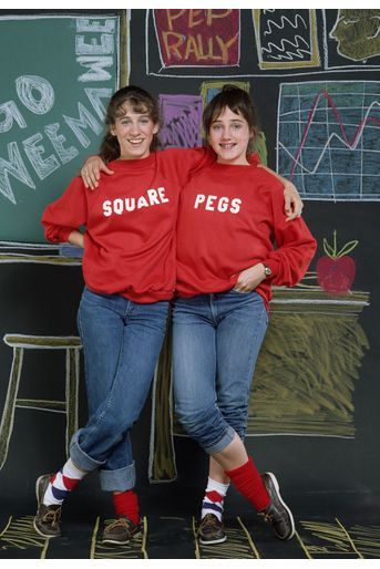 Sarah Jessica Parker et Amy Linker sur le tournage de la série "Square Peg" en 1982. 