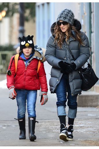 Sarah Jessica Parker en 2014 à New York City avec son fils aîné James (né en octobre 2002). 