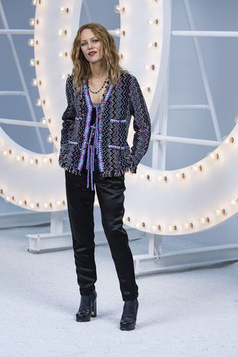 Vanessa Paradis au défilé Chanel lors de la Fashion Week à Paris le 6 octobre 2020