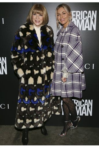 Anna Wintour et Sienna Miller lors de la première du film &quot;American Woman&quot; à New York jeudi 12 décembre 2019