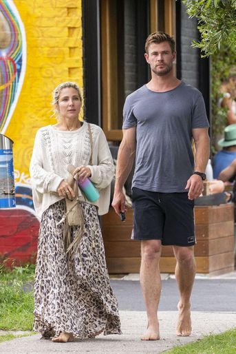 Elsa Pataky et Chris Hemsworth à la sortie d&#039;un restaurant de Byron Bay le 23 septembre 2020
