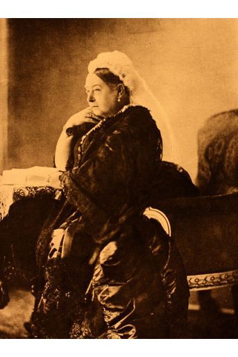Portrait photographique de la reine Victoria vers 1880