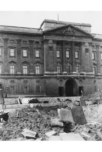 Les dégâts du bombardement de Buckingham Palace à Londres, le 14 septembre 1940