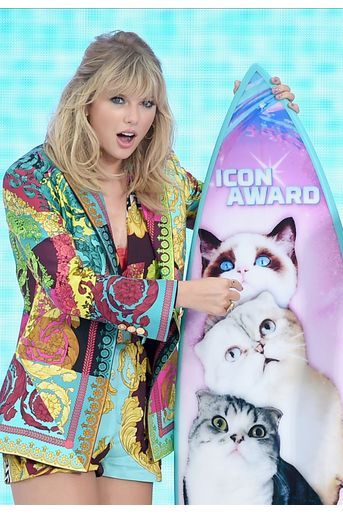 Taylor Swift sur la scène des Teen Choice Awards le 11 août 2019 à Hermosa Beach, à Los Angeles