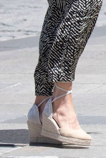 Les chaussures de la reine Letizia d&#039;Espagne à Cuenca, le 2 juillet 2020