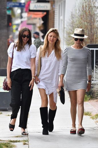 Ana de Armas passe du temps avec des amies à Los Angeles le 23 juin 2020