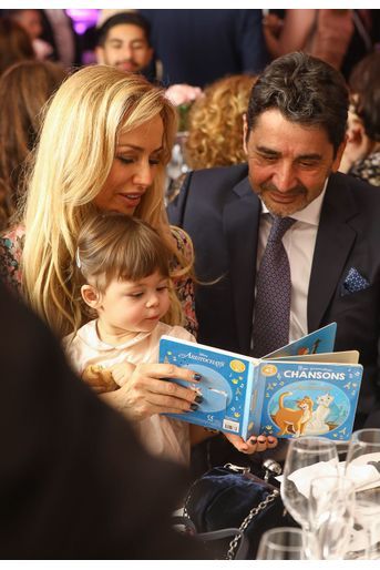 Adriana Karembeu et son mari Aram Ohanian avec leur fille Nina (1 an) au Palais du Pharo de Marseille, le 26 octobre 2019. 