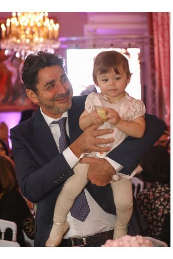 Aram Ohanian avec sa fille Nina (1 an) au Palais du Pharo de Marseille, le 26 octobre 2019. 